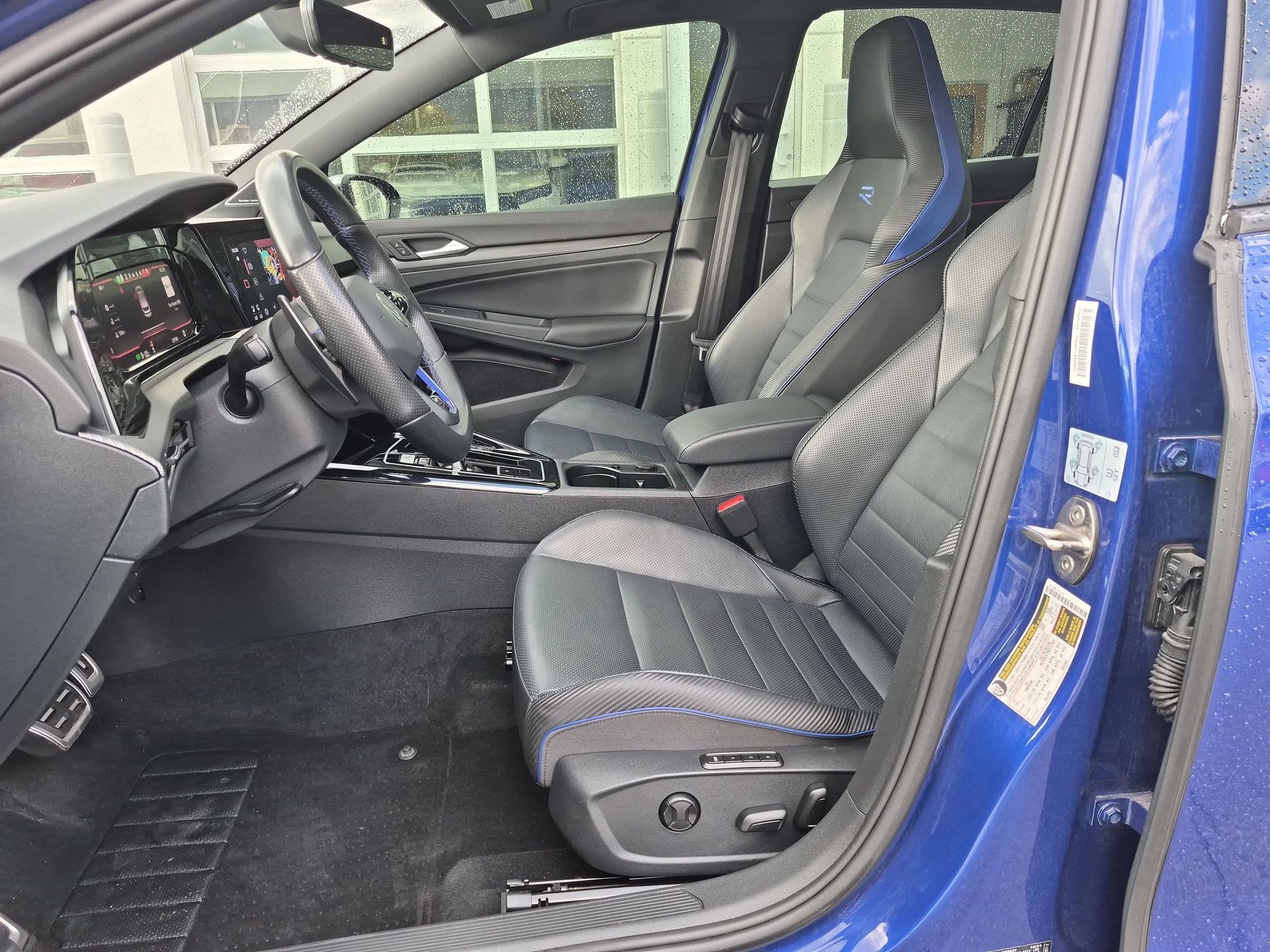 Used 2024 Volkswagen Golf R AWD/4WD image 18