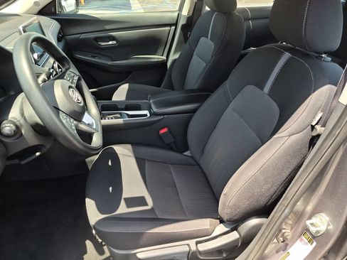 Used 2024 Nissan Sentra SV FWD image 13
