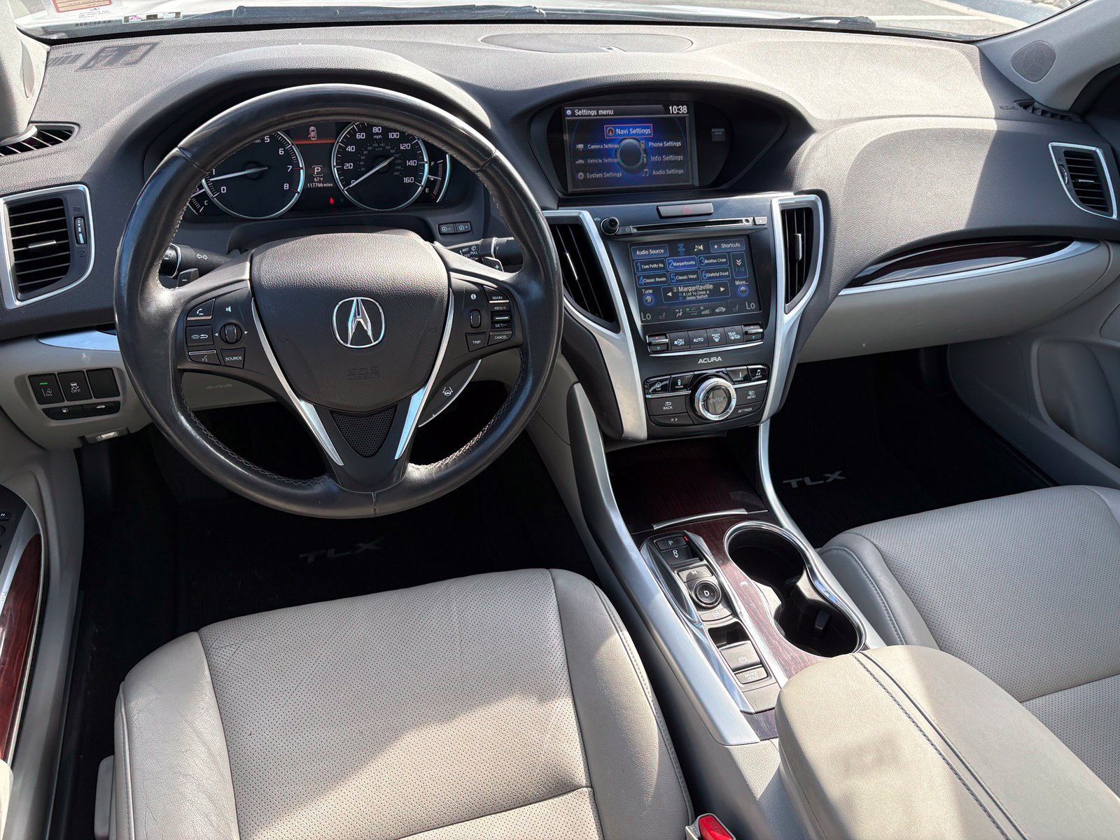 Used 2016 Acura TLX w/ Technology Package FWD image 11