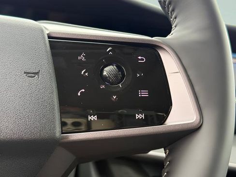 Used 2025 Nissan Murano SV AWD/4WD image 16