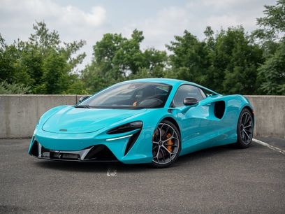 New 2025 McLaren Artura