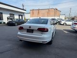 Used 2017 Volkswagen Jetta SE image 3