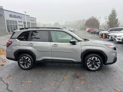 Certified 2025 Subaru Forester Premium image 2