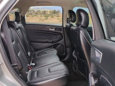 Used 2018 Ford Edge Titanium image 21