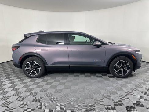 New 2026 Chevrolet Equinox EV LT image 2