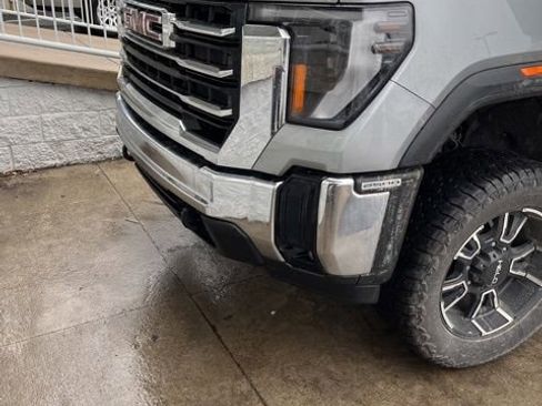 Used 2025 GMC Sierra 2500 SLE w/ SLE Value Package; image 7