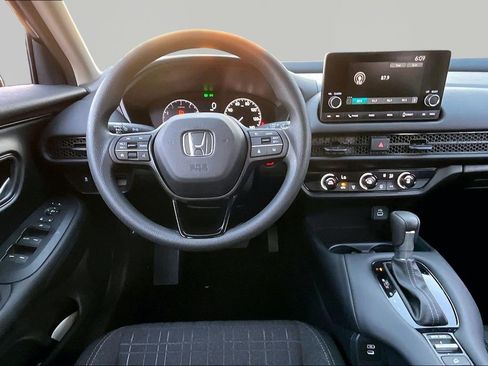 Used 2025 Honda HR-V LX image 9