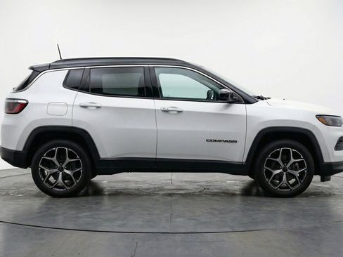 Used 2025 Jeep Compass Limited AWD/4WD image 11