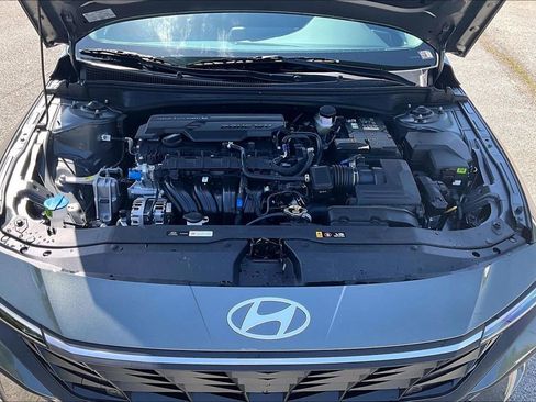 New 2026 Hyundai Elantra SE FWD image 12