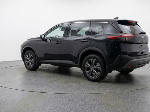 Used 2025 Nissan Rogue SV image 6