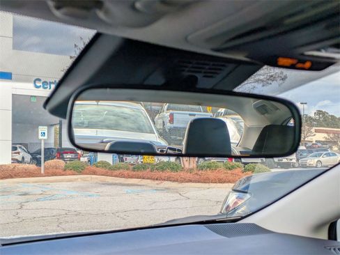 Used 2025 Toyota Corolla LE image 26