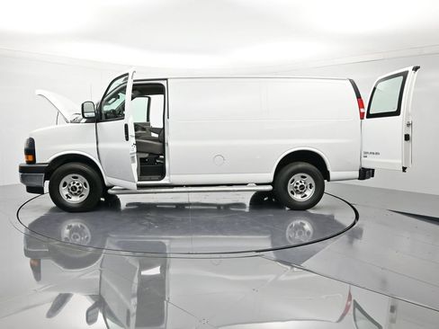 Used 2024 GMC Savana 2500 w/ Driver Convenience Package RWD image 41