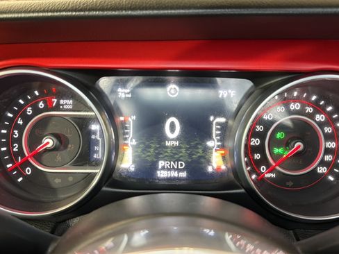 Used 2018 Jeep Wrangler Unlimited Rubicon AWD/4WD image 28