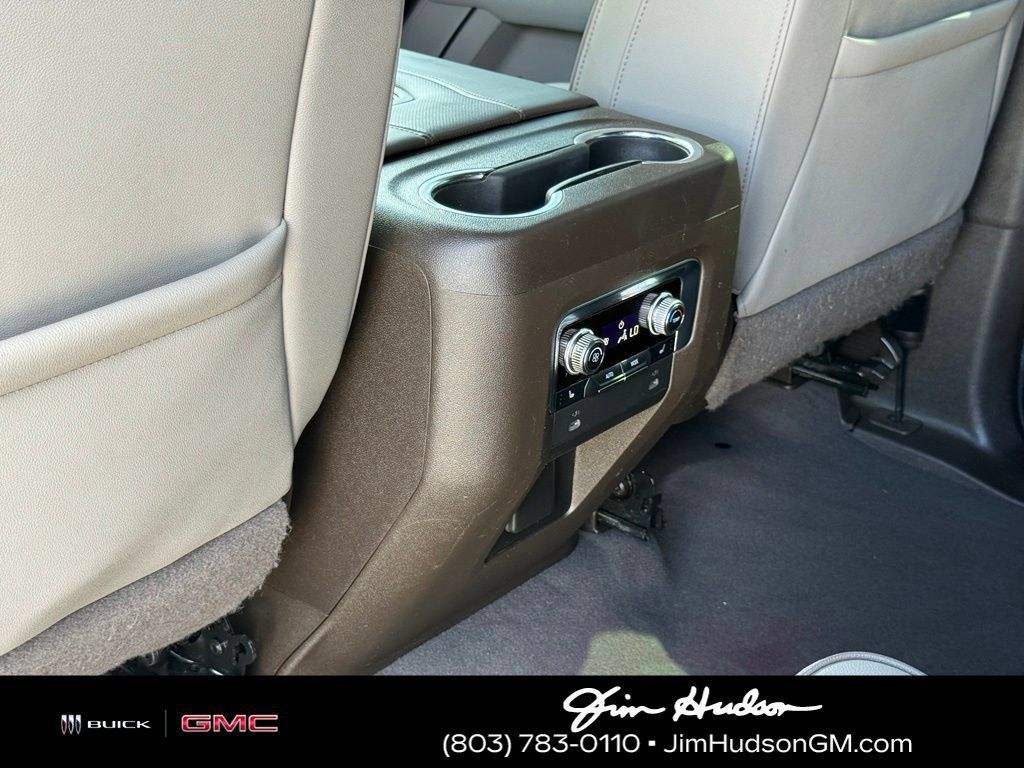 Used 2022 GMC Yukon XL SLT w/ SLT Luxury Package RWD image 28