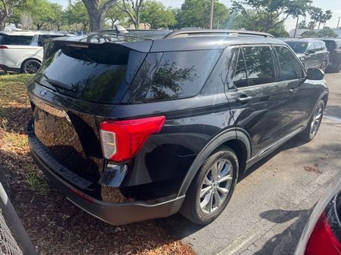 Used 2021 Ford Explorer XLT w/ Equipment Group 202A image 2