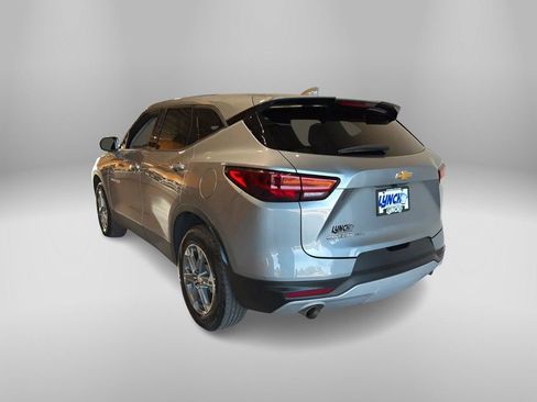 Used 2025 Chevrolet Blazer LT image 3