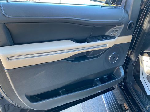 Used 2024 Ford Expedition Limited image 23