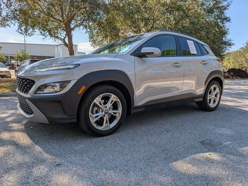Used 2023 Hyundai Kona SEL w/ Winter Weather Package image 4