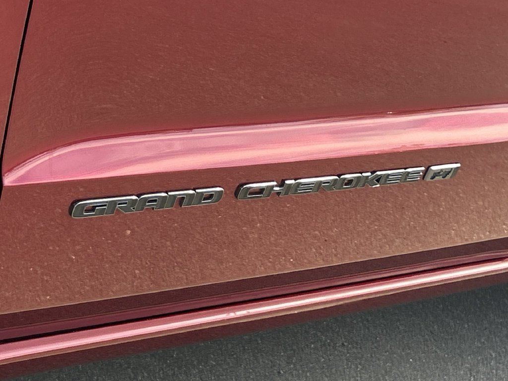 Used 2021 Jeep Grand Cherokee Limited w/ Quick Order Package 28K 80th AWD/4WD image 33