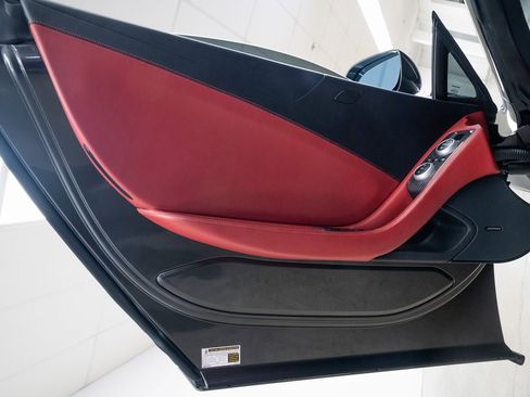 Used 2015 McLaren 650S Base image 21