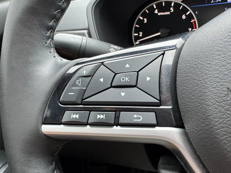 Used 2024 Nissan Altima 2.5 SV w/ SV Premium Package FWD image 16