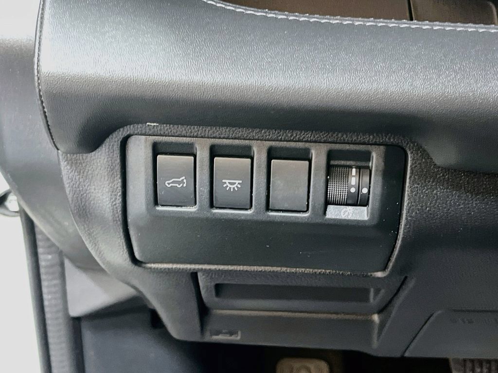 Used 2025 Subaru Ascent Touring AWD/4WD image 10