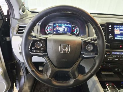 Used 2022 Honda Pilot Touring image 18