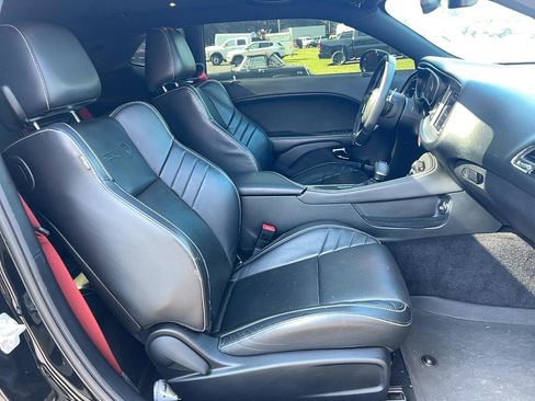 Used 2017 Dodge Challenger SRT Hellcat RWD image 24