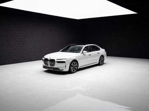 Used 2024 BMW i7 xDrive60 image 83