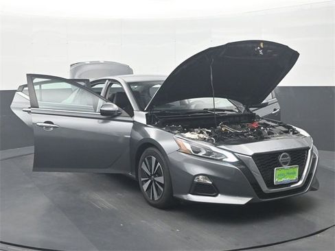 Used 2022 Nissan Altima 2.5 SV image 36