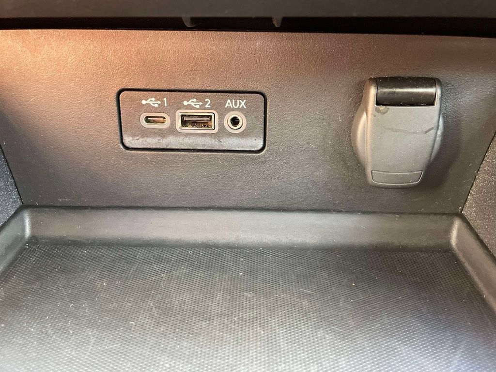 Used 2025 Nissan Altima 2.5 SV FWD image 28