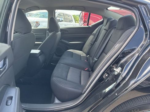 Used 2024 Nissan Altima 2.5 SV FWD image 23