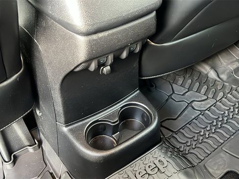 Used 2014 Jeep Wrangler Unlimited Rubicon w/ Dual Top Group image 32