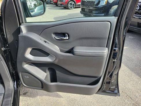 Used 2024 Nissan Frontier SL w/ Technology Package image 34