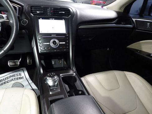 Used 2018 Ford Fusion Titanium image 14