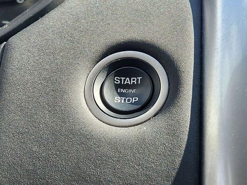 Used 2024 Land Rover Discovery S image 26