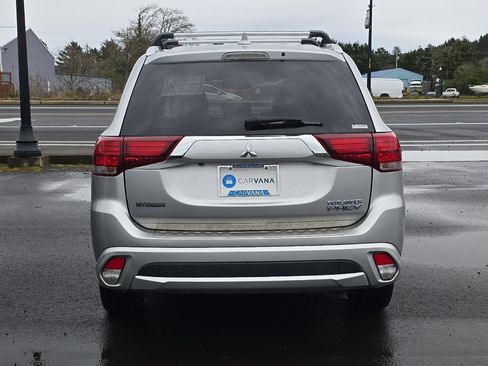 Used 2018 Mitsubishi Outlander SEL image 5