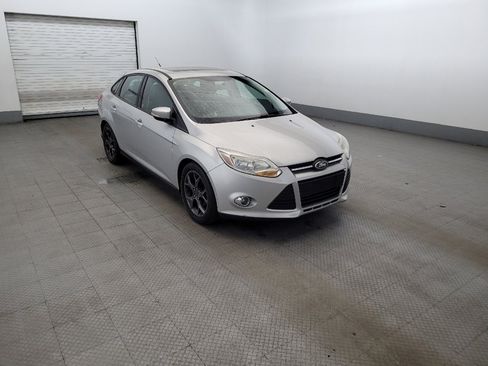 Used 2014 Ford Focus SE w/ Equipment Group 201A FWD image 13