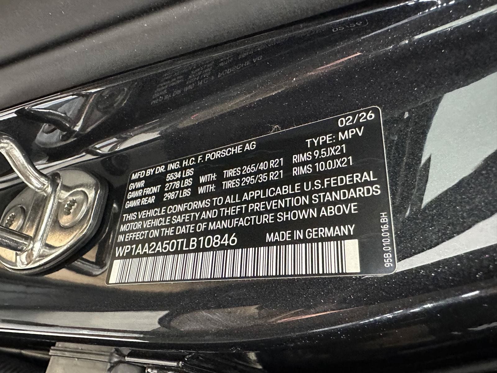 Certified 2026 Porsche Macan AWD/4WD image 18
