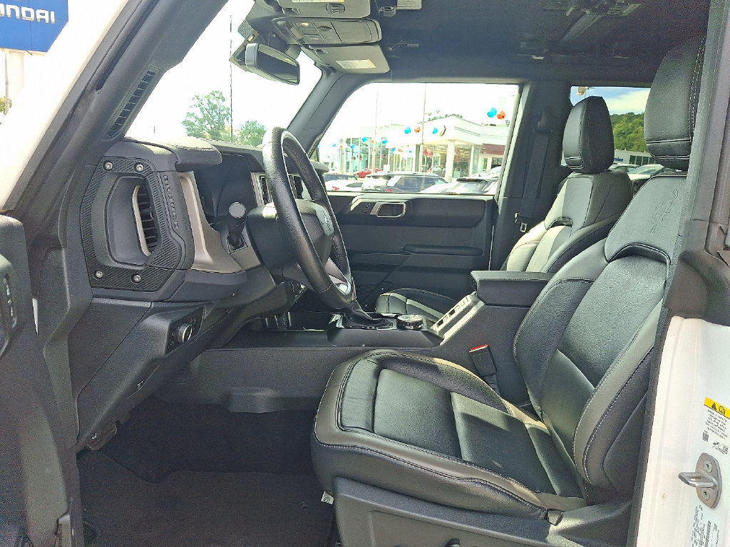 Used 2025 Ford Bronco Outer Banks AWD/4WD image 14