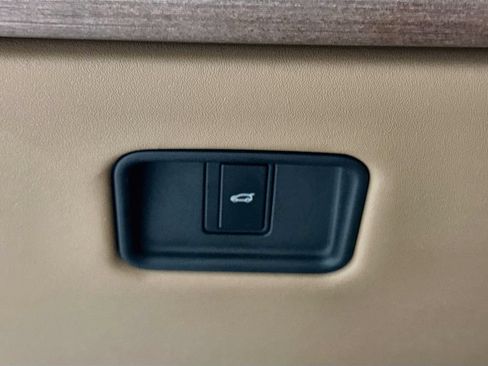Used 2023 Land Rover Range Rover SE AWD/4WD image 11