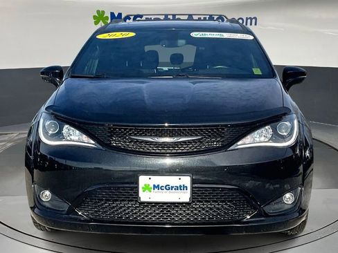 Used 2020 Chrysler Pacifica Limited w/ S Appearance Package image 2