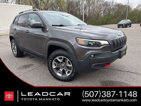 Used 2019 Jeep Cherokee Trailhawk w/ Comfort/Convenience Group AWD/4WD image 1