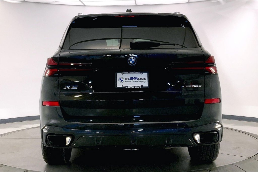 Used 2026 BMW X5 xDrive50e w/ Executive Package AWD/4WD image 3