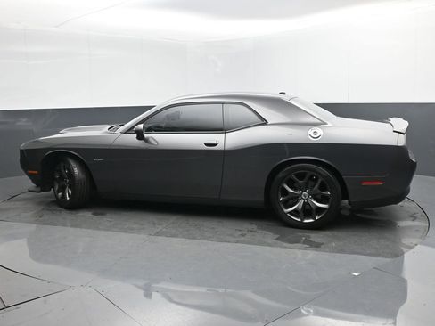 Used 2019 Dodge Challenger R/T image 3