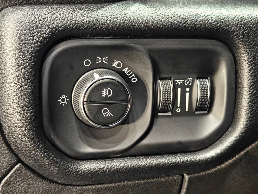 Used 2019 RAM 1500 Big Horn AWD/4WD image 46
