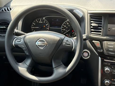 Used 2020 Nissan Pathfinder S FWD image 13