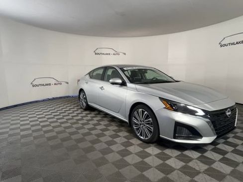 New 2025 Nissan Altima 2.5 SL image 2