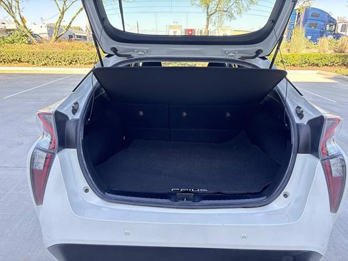 Used 2018 Toyota Prius Two w/ Prius Two Safety Plus Package FWD image 10