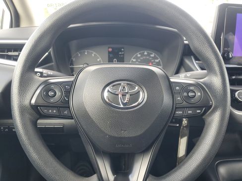 Used 2023 Toyota Corolla LE image 20